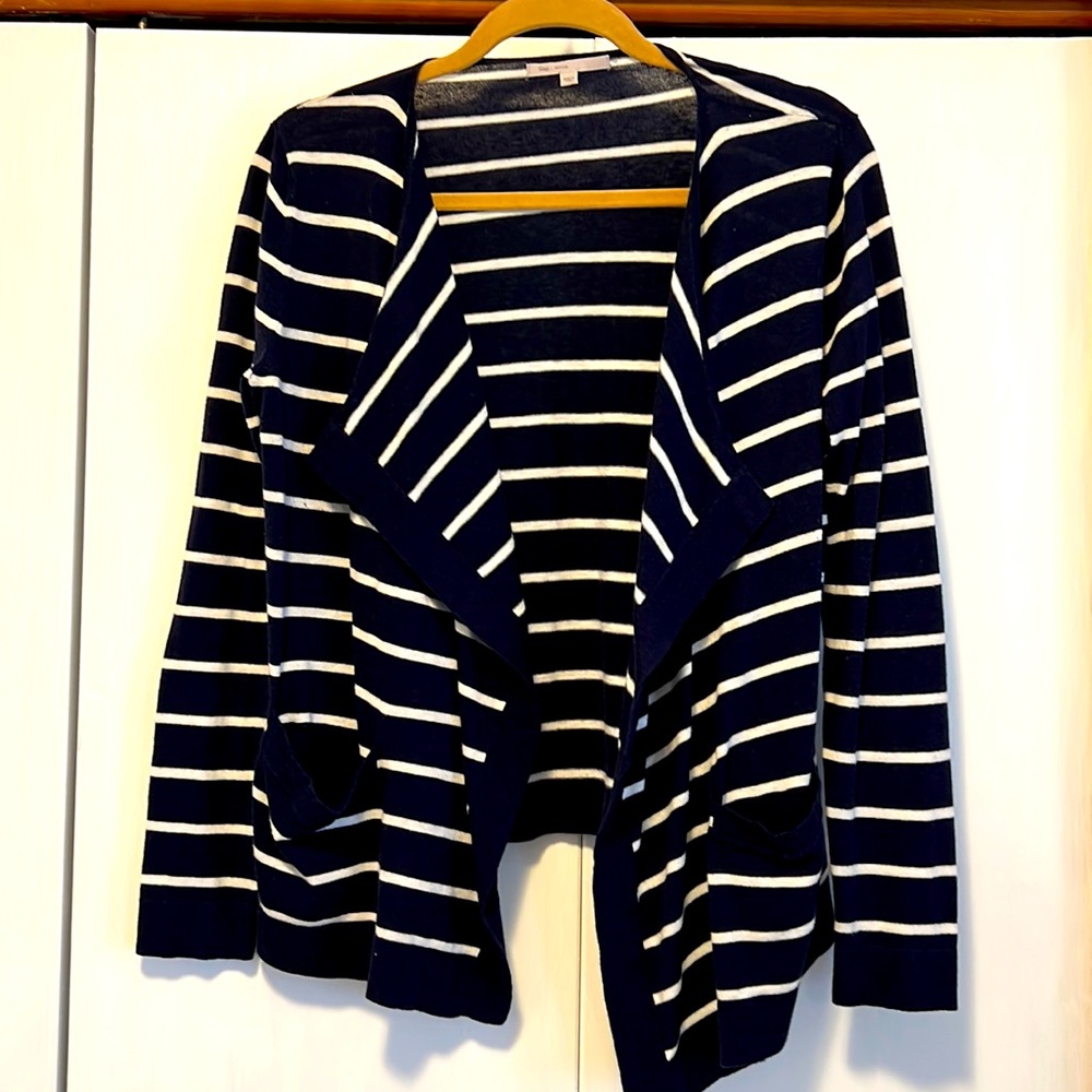 Gap women’s size medium open front cardigan with front pockets